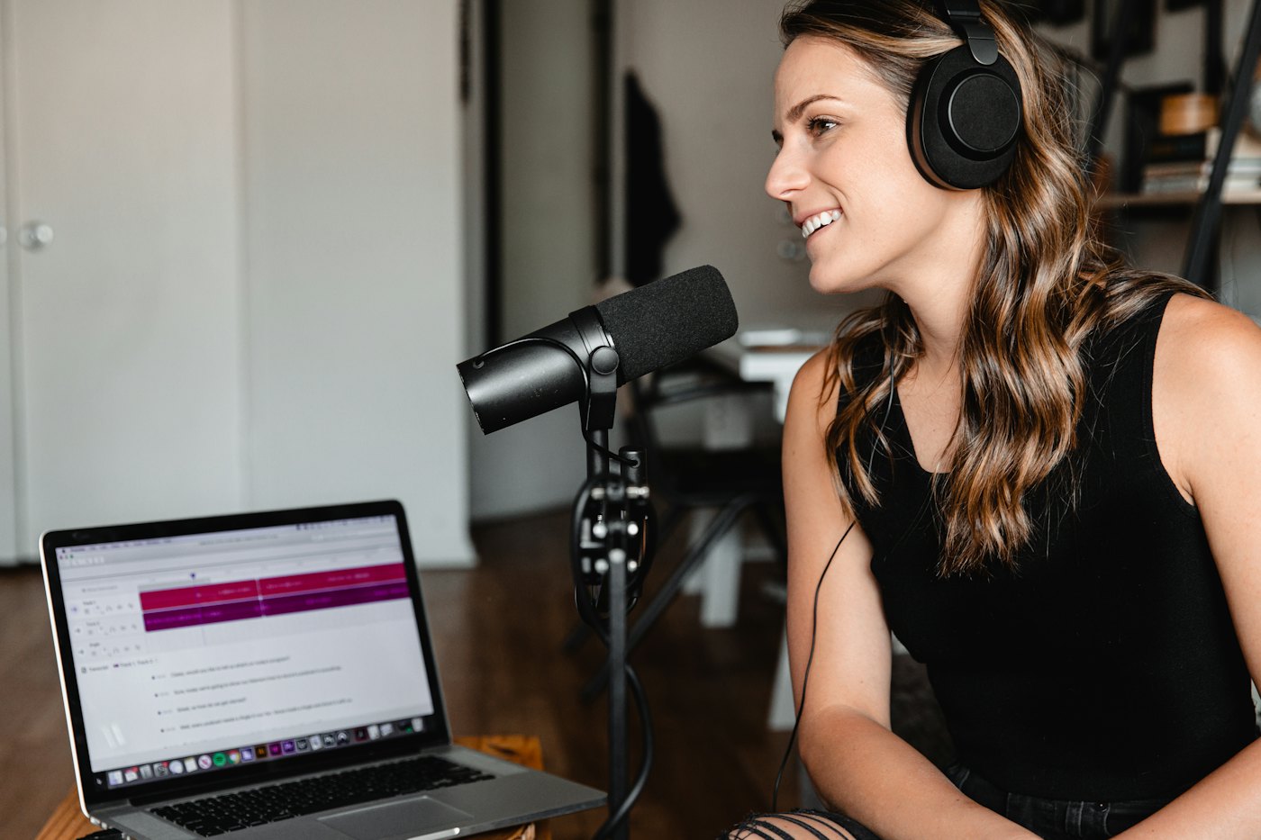 Ona Tilim podcast boshlovchisi